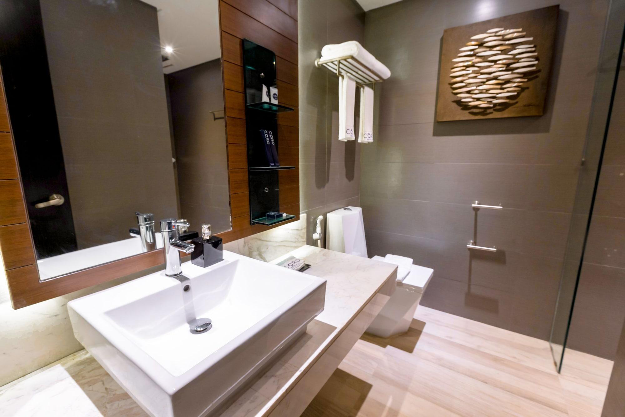 Coro Hotel Makati City Екстер'єр фото