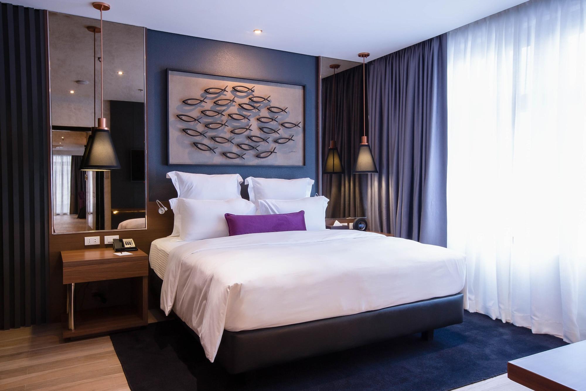 Coro Hotel Makati City Екстер'єр фото