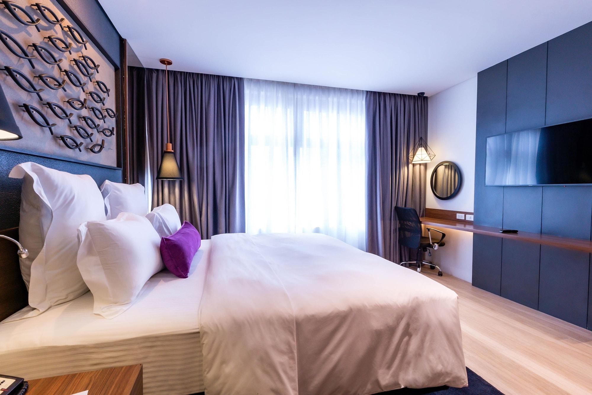 Coro Hotel Makati City Екстер'єр фото