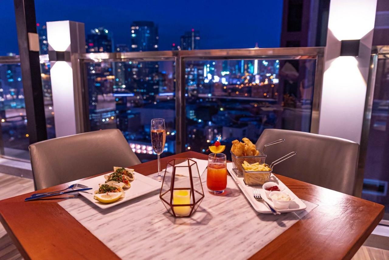 Coro Hotel Makati City Екстер'єр фото