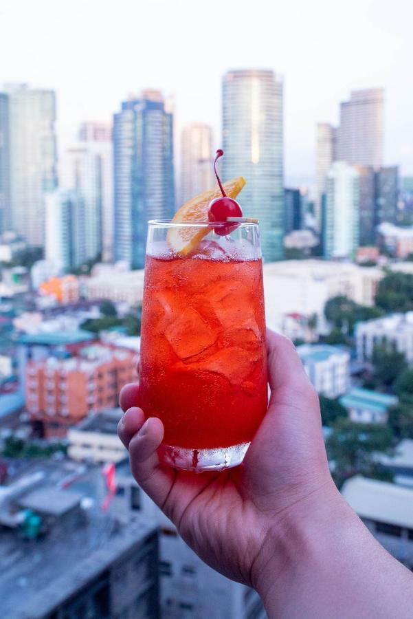 Coro Hotel Makati City Екстер'єр фото