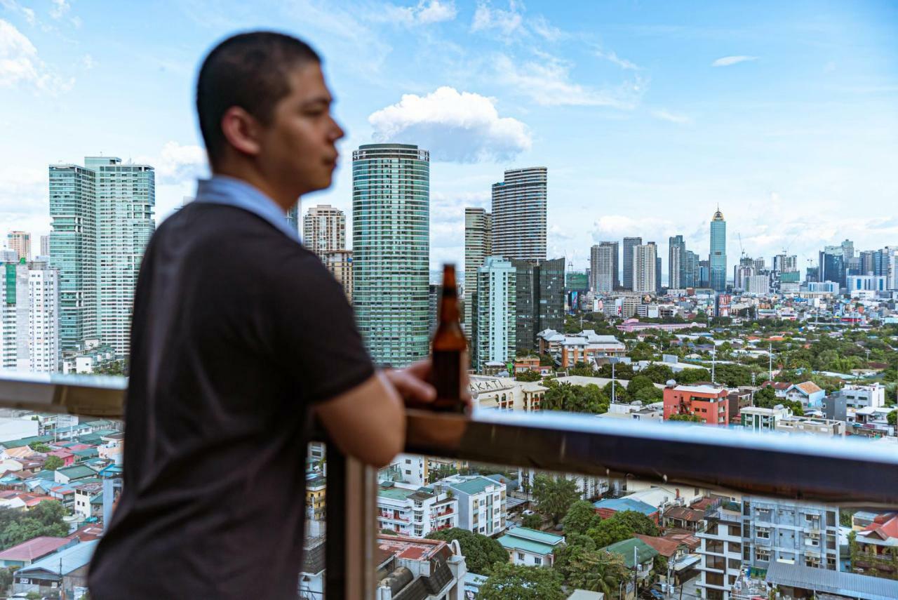 Coro Hotel Makati City Екстер'єр фото