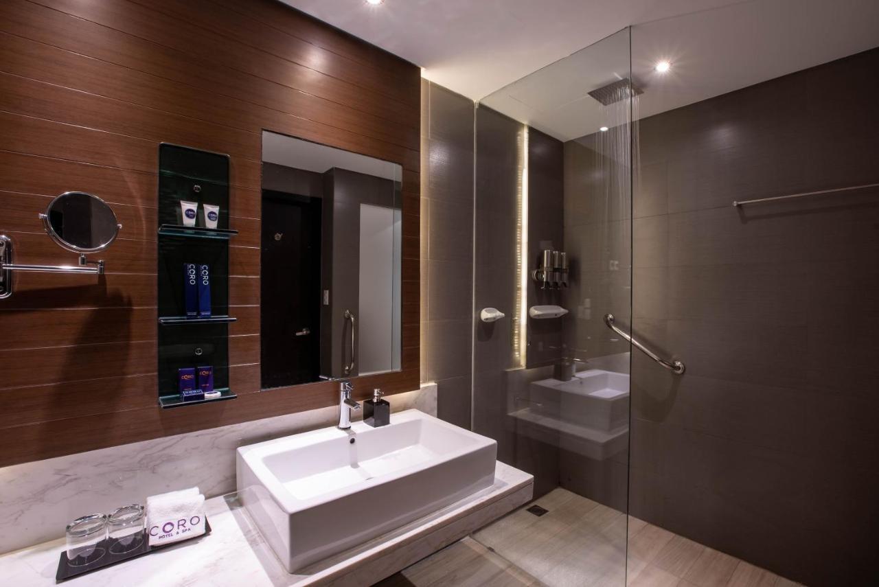 Coro Hotel Makati City Екстер'єр фото