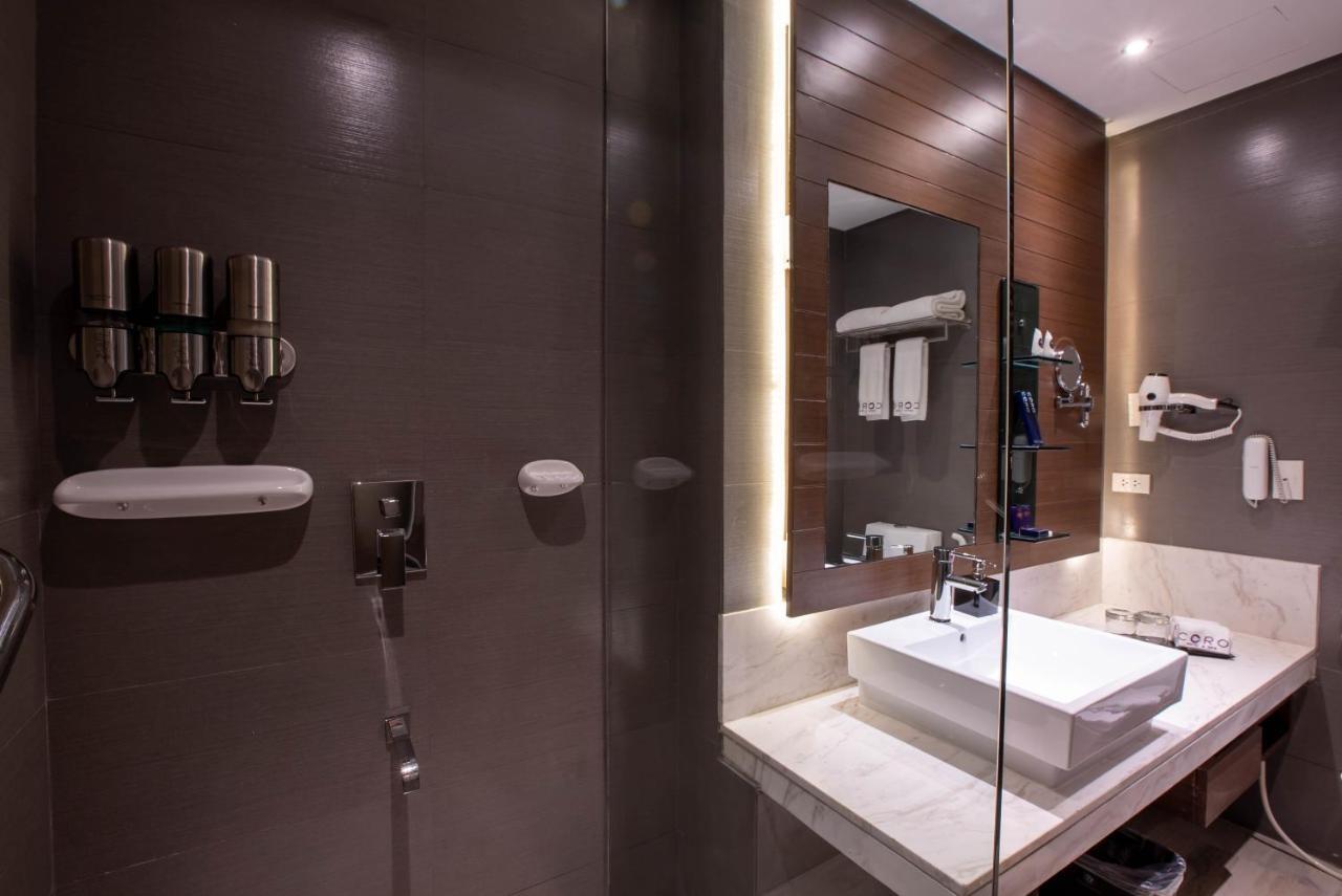 Coro Hotel Makati City Екстер'єр фото