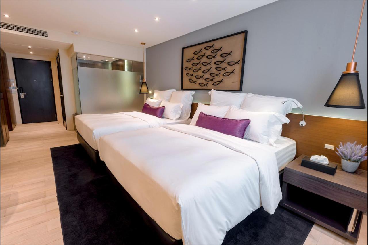 Coro Hotel Makati City Екстер'єр фото